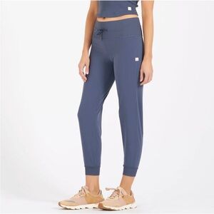 Vuori Daily Jogger in Ocean M